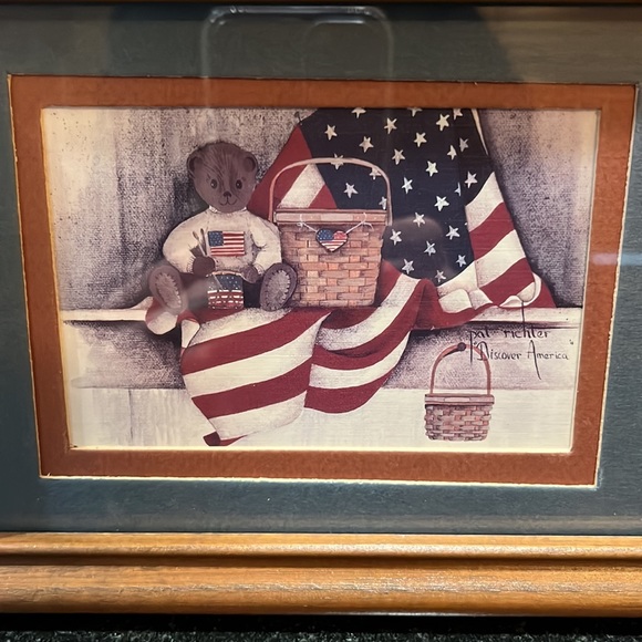 Americana picture w/ bear, baskets and flag - Picture 2 of 4